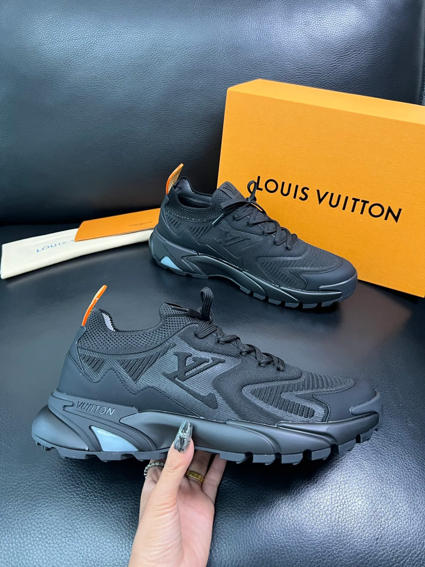 Men's shoes 💰660 Lv top purchasing Louis Vuitton Leather Shoes Counter Synchronization, imported fly woven fabrics from Italy, imported water-dyed cowhide lining, soles: original soles specially provided by the original factory, original factory follow-up orders, high quality, welcome to compare, code number 39-44 (custom-made 45) 85887